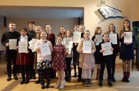 Gimnazijos jaunųjų pianistų pjesės konkursas „Auksinis raktelis“